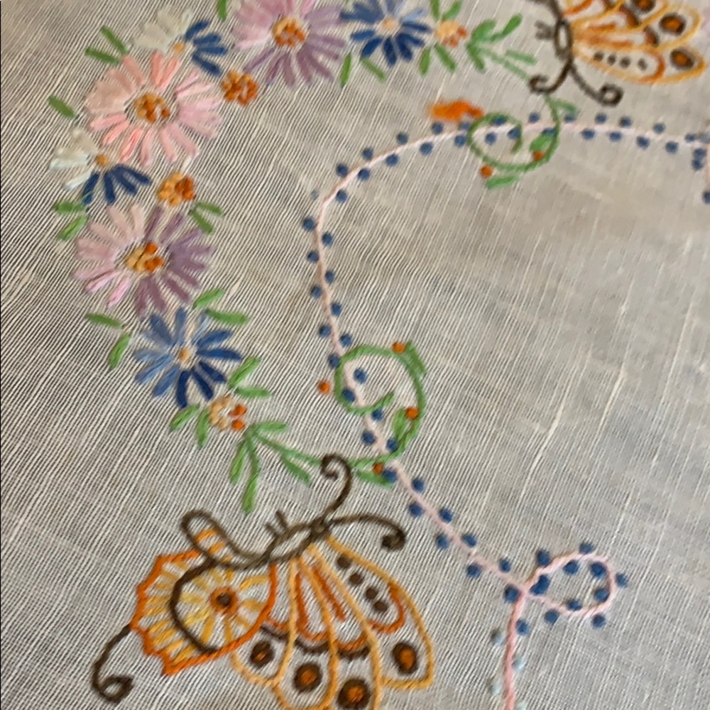 Antique Linen Table Piece - Picture 3 of 5
